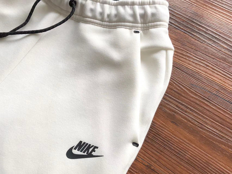 NIKE TECH FLEECE PANTS x WHITE