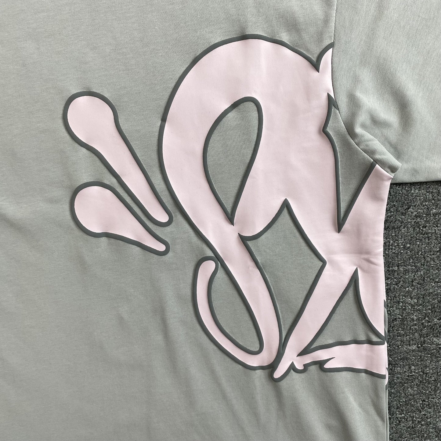 SYNA WORLD T-SHIRT GREY PINK