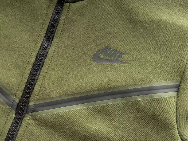 NIKE TECH FLEECE HOODIE x OLIVE GREEN