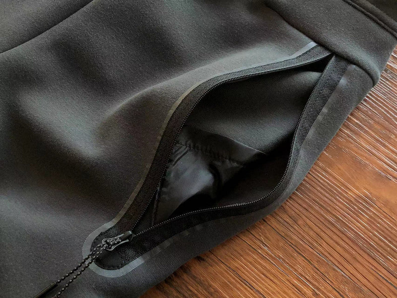 NIKE TECH FLEECE PANTS x BLACK/DARK SMOKE GREY