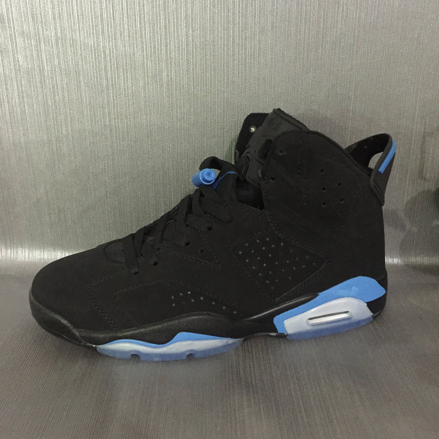 Jordan 6 Retro "Black University Blue"