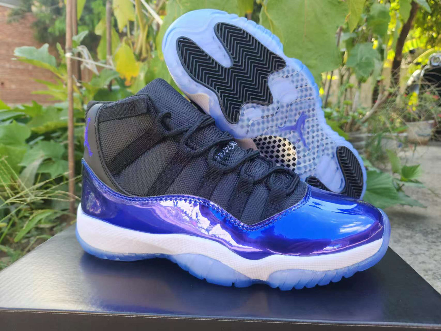 JORDAN 11 Blue