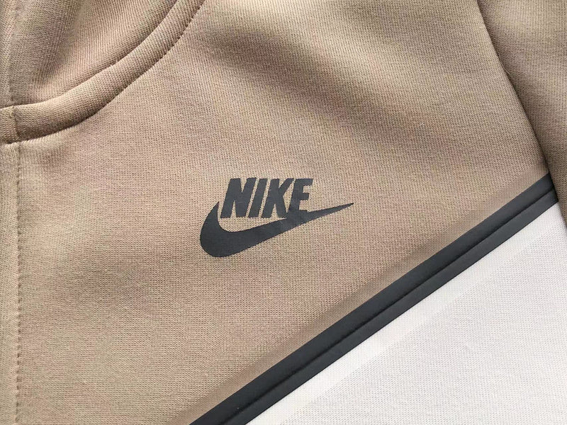 NIKE TECH FLEECE HOODIE x SANDALWOOD/LIGHT BONE WHITE