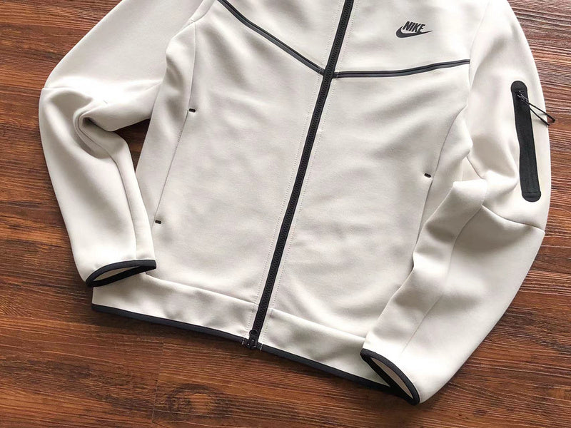 NIKE TECH FLEECE HOODIE x CREAMY WHITE