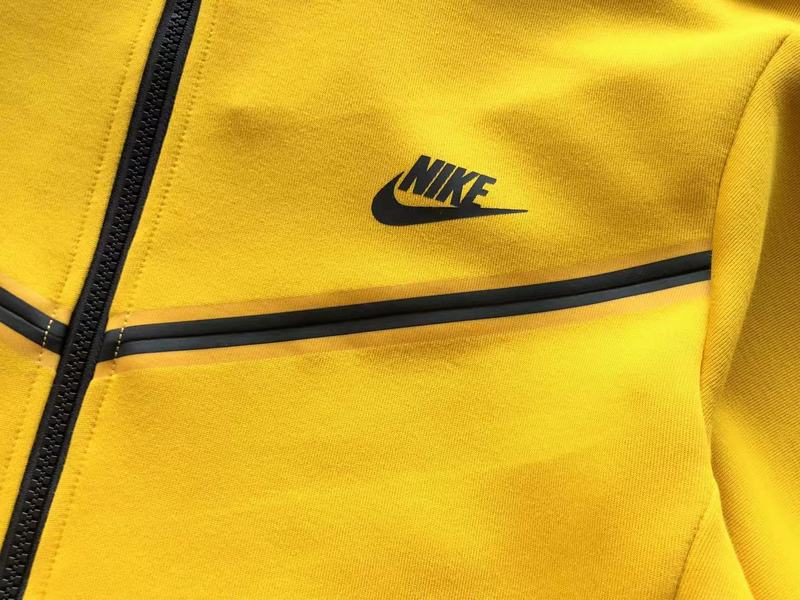 NIKE TECH FLEECE HOODIE x YELLOW