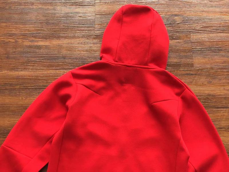 NIKE TECH FLEECE HOODIE x UNIVERSITY RED