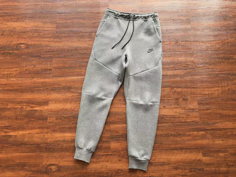 NIKE TECH FLEECE PANTS x WOLF GREY