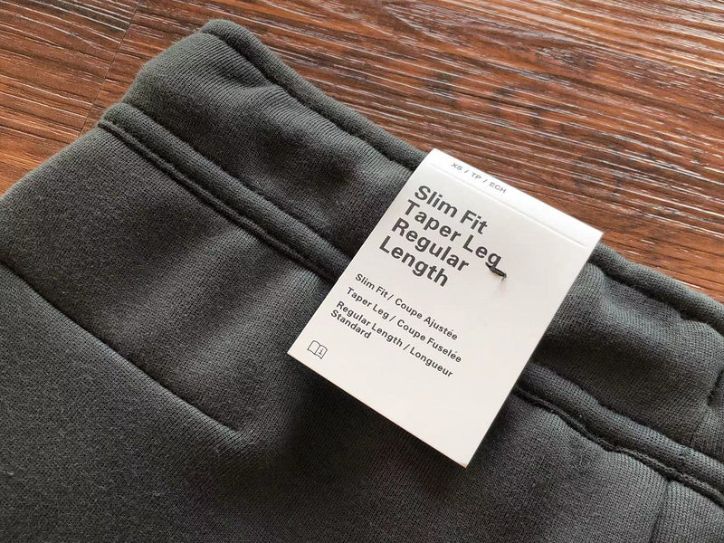 NIKE TECH FLEECE PANTS x BLACK/DARK SMOKE GREY