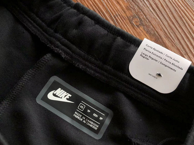 NIKE TECH FLEECE PANTS x BLACK