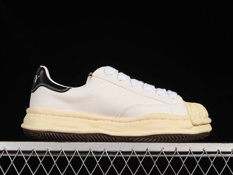 MAISON MIHARA YASUHIRO BLAKEY OG SOLE LEATHER LOW BEIGE WHITE