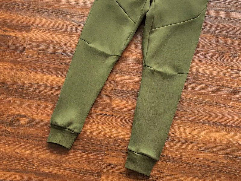 NIKE TECH FLEECE PANTS x OLIVE GREEN