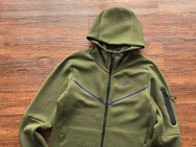 NIKE TECH FLEECE HOODIE x OLIVE GREEN