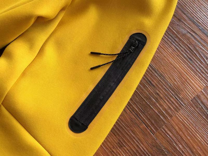 NIKE TECH FLEECE HOODIE x YELLOW