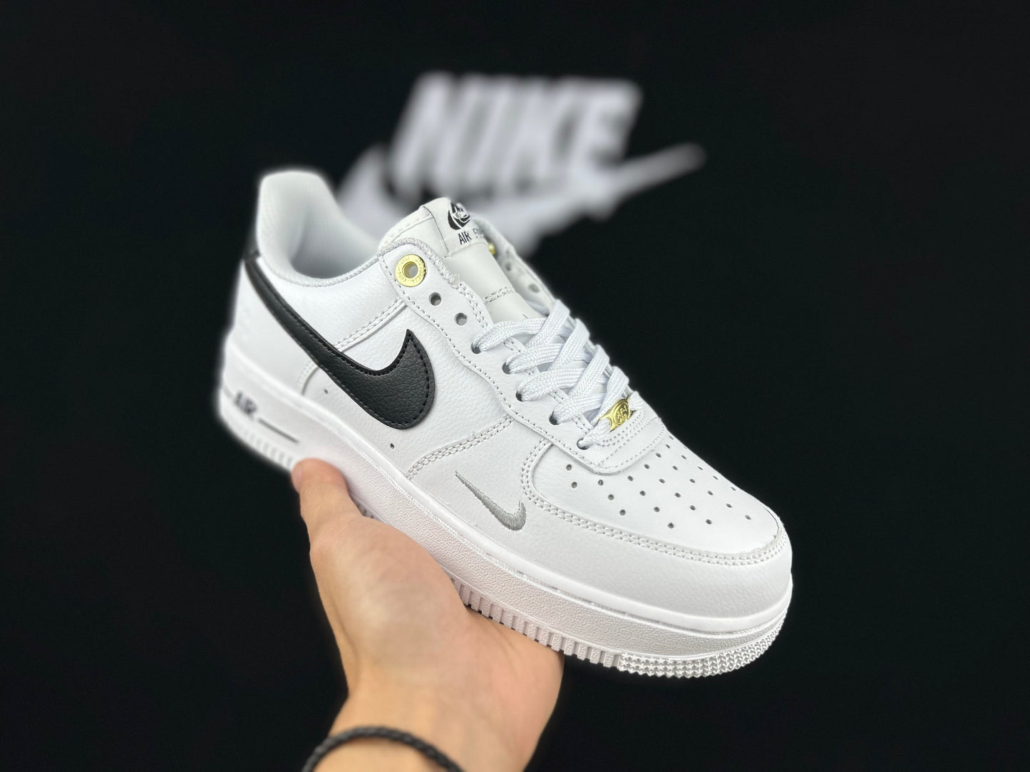 NIKE AIR FORCE 1 "White/Black"