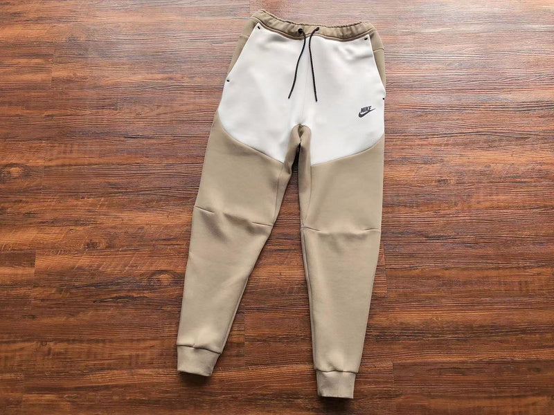 NIKE TECH FLEECE PANTS x SANDALWOOD/LIGHT BONE WHITE