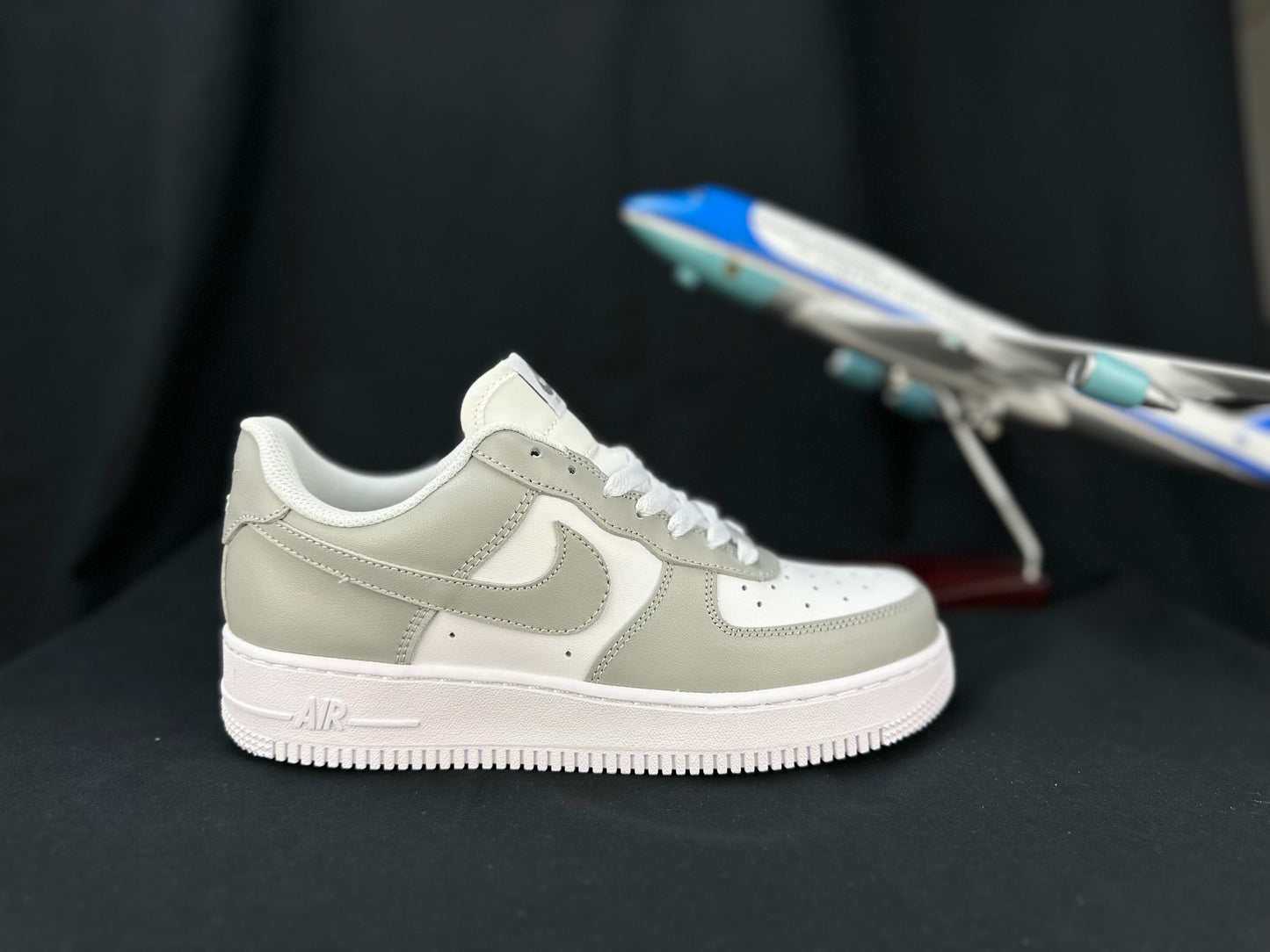 NIKE AIR FORCE 1 "White/Grey"