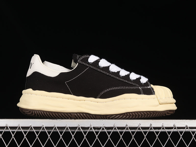 MAISON MIHARA YASUHIRO BLAKEY OG SOLE LEATHER LOW BEIGE BLACK