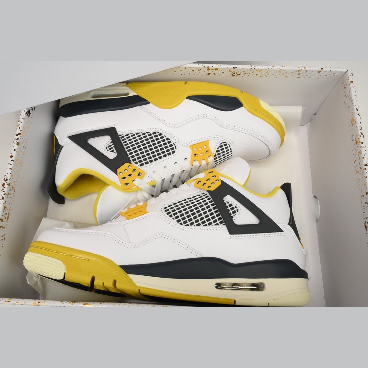 JORDAN 4 x VIVID SULFUR