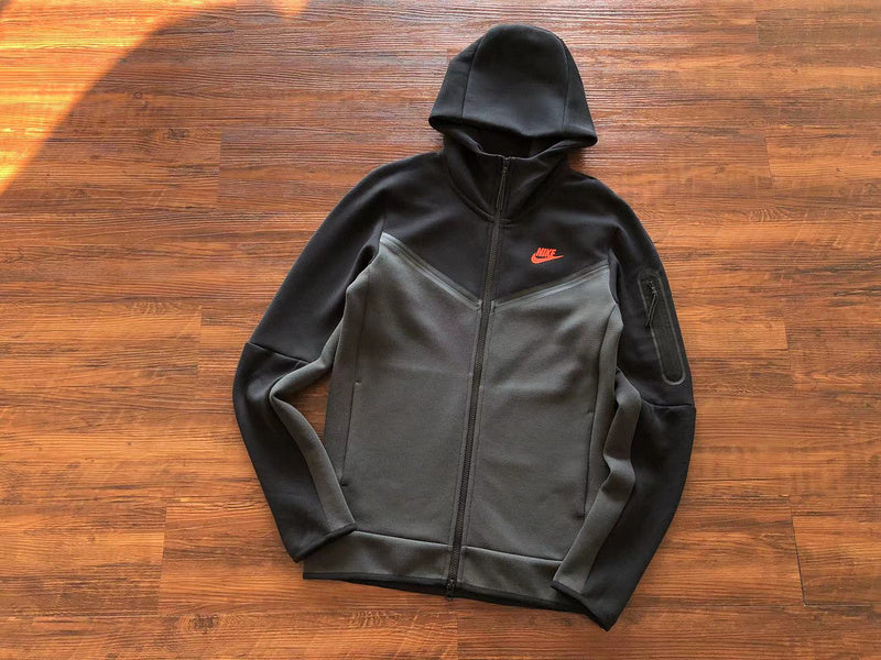 NIKE TECH FLEECE HOODIE x BLACK/DARK SMOKE GREY