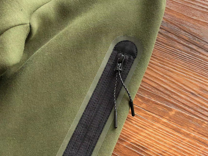 NIKE TECH FLEECE HOODIE x OLIVE GREEN