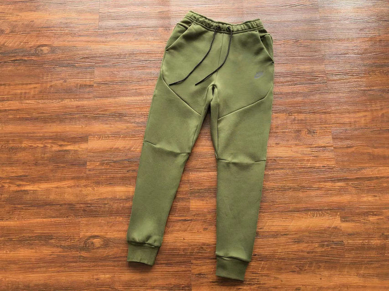 NIKE TECH FLEECE PANTS x OLIVE GREEN