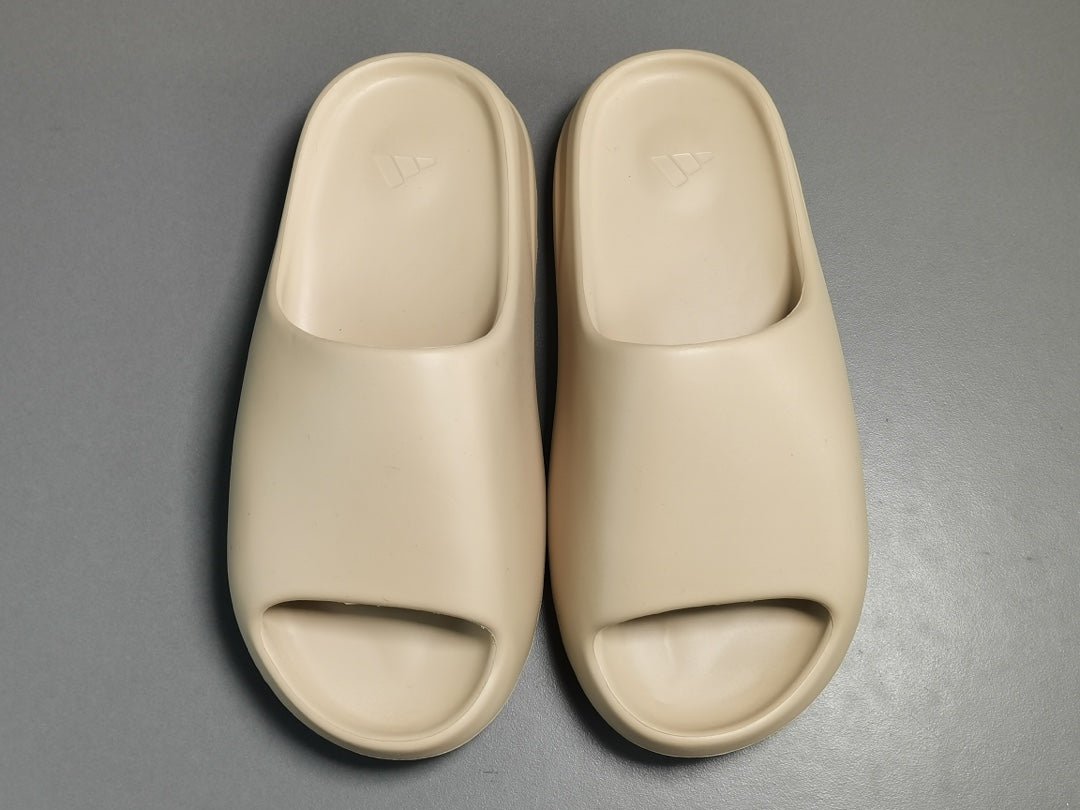 ADIDAS YEEZY SLIDE x PURE