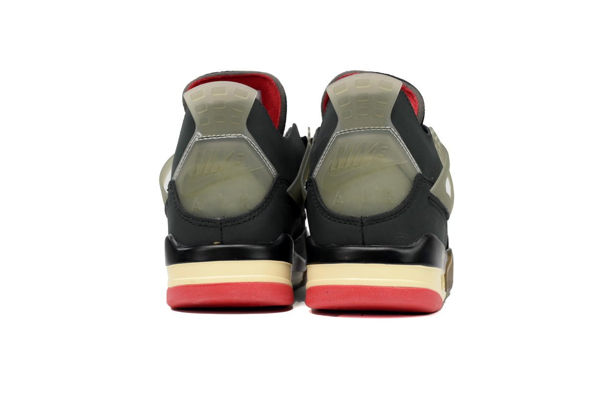 Air Jordan 4 Bred