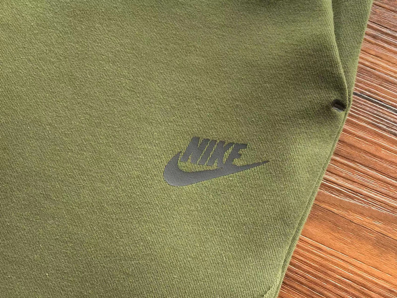 NIKE TECH FLEECE PANTS x OLIVE GREEN