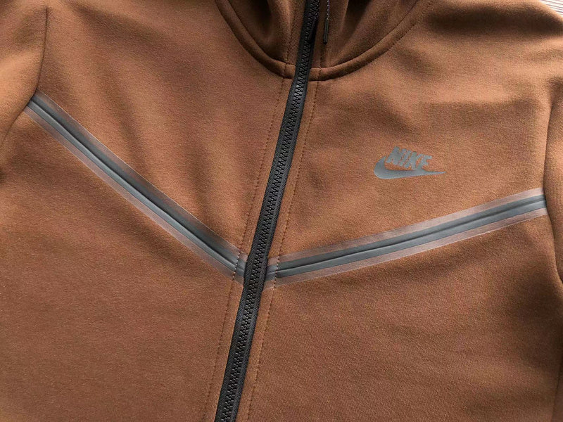 NIKE TECH FLEECE HOODIE x BROWN