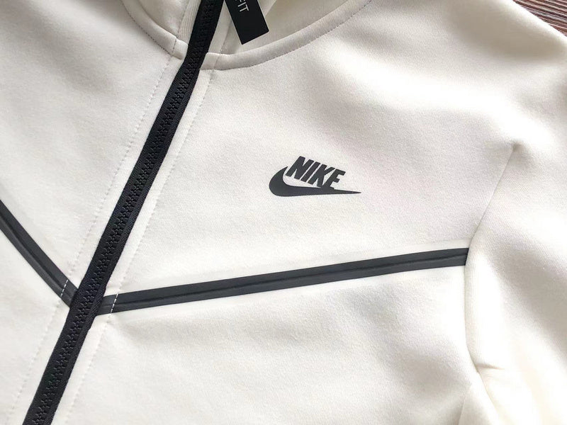 NIKE TECH FLEECE HOODIE x WHITE