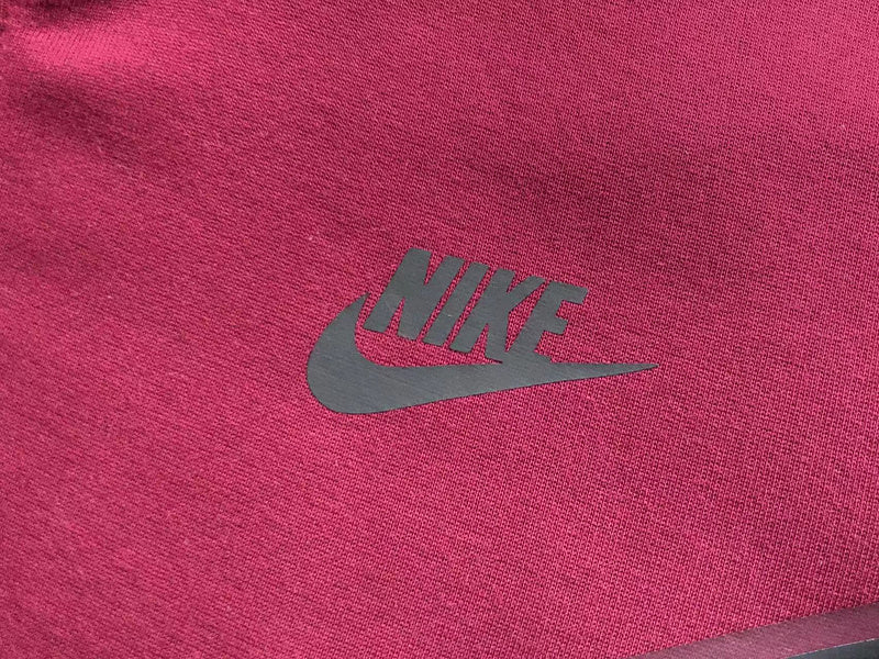 NIKE TECH FLEECE HOODIE x BURGUNDY