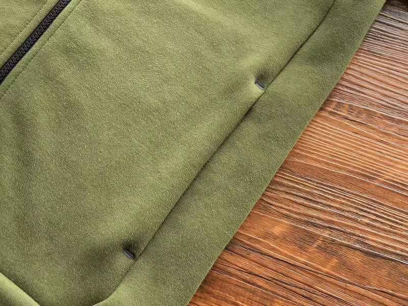 NIKE TECH FLEECE HOODIE x OLIVE GREEN