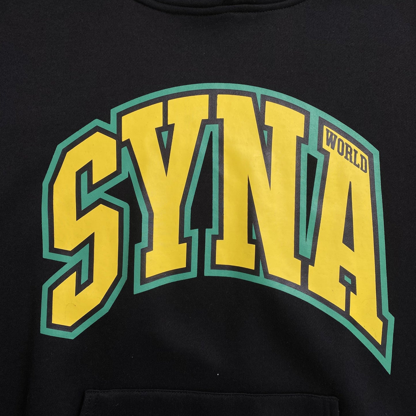 SYNA WORLD COLLEGE HOODIE BLACK