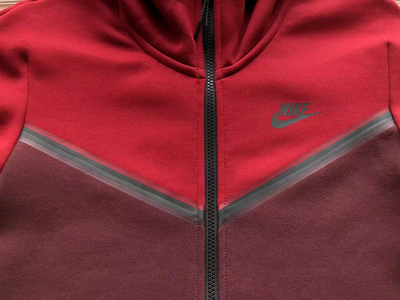 NIKE TECH FLEECE HOODIE x BERRY/POMEGRANATE