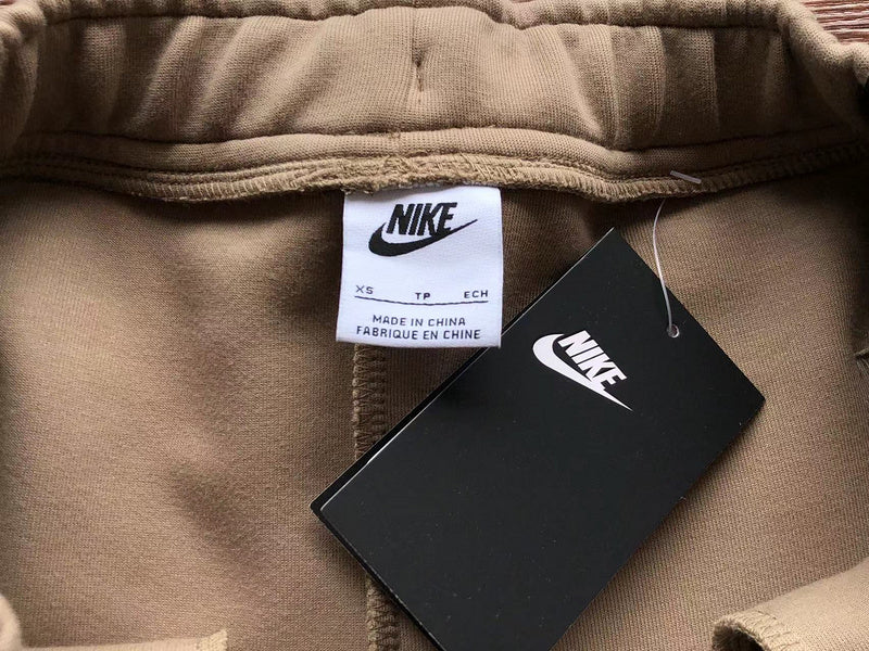 NIKE TECH FLEECE PANTS x SANDALWOOD/LIGHT BONE WHITE