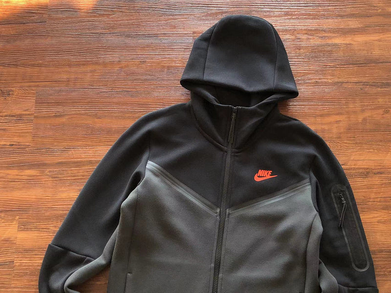 NIKE TECH FLEECE HOODIE x BLACK/DARK SMOKE GREY