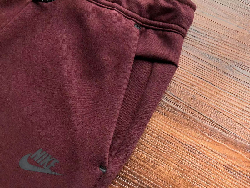 NIKE TECH FLEECE PANTS x BERRY/POMEGRANATE