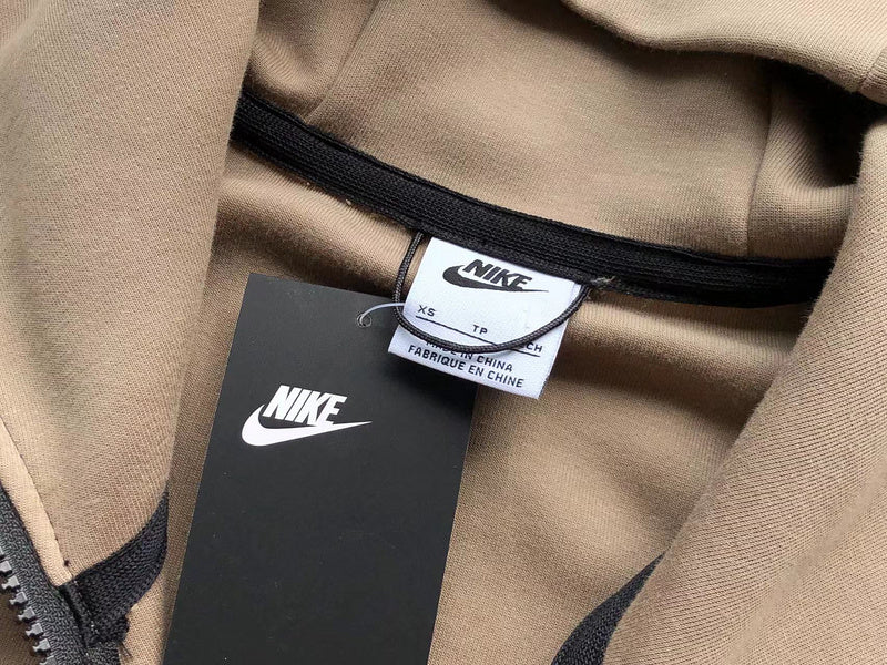 NIKE TECH FLEECE HOODIE x SANDALWOOD/LIGHT BONE WHITE