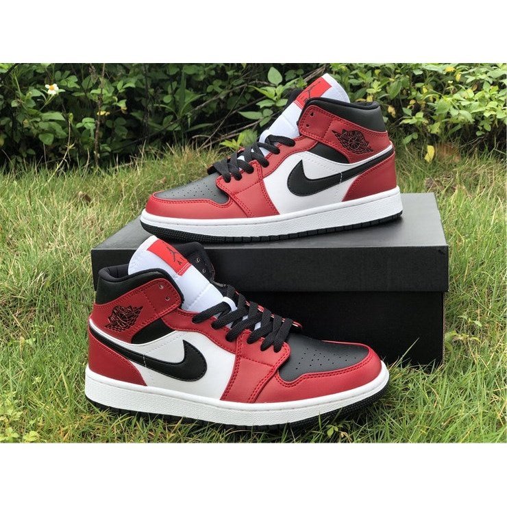 JORDAN 1 MID x CHICAGO BLACK TOE