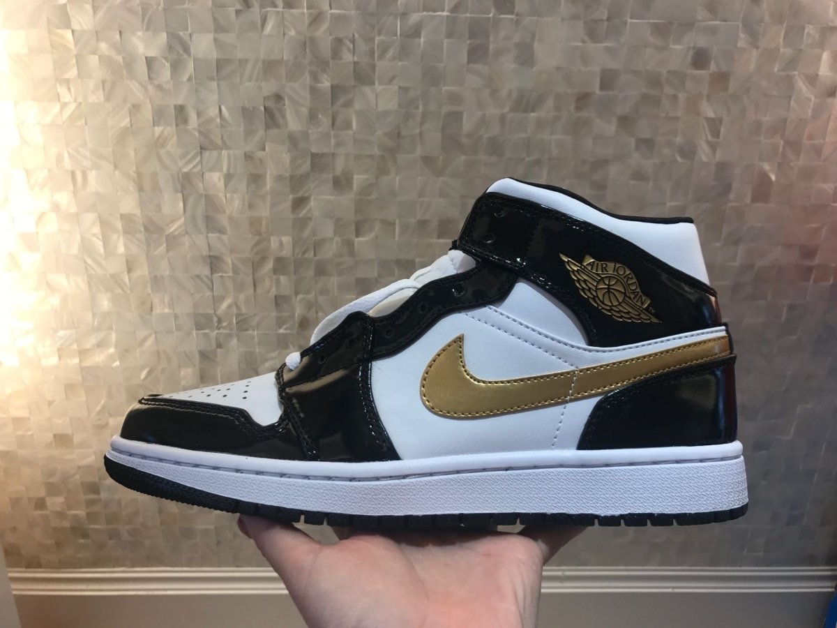 JORDAN 1 MID x PATENT BLACK WHITE GOLD