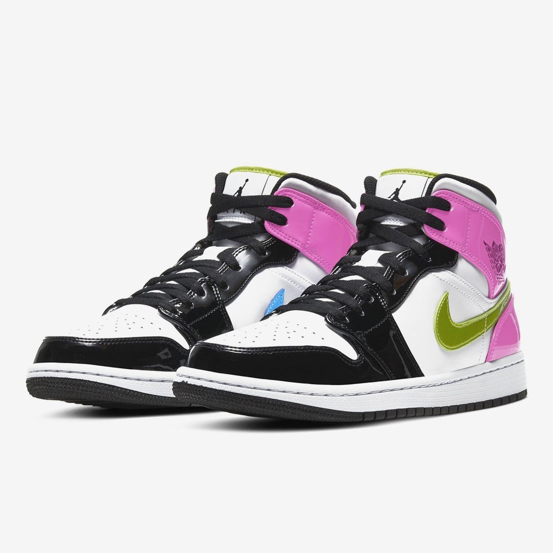 JORDAN 1 MID x WHITE BLACK CYBER PINK