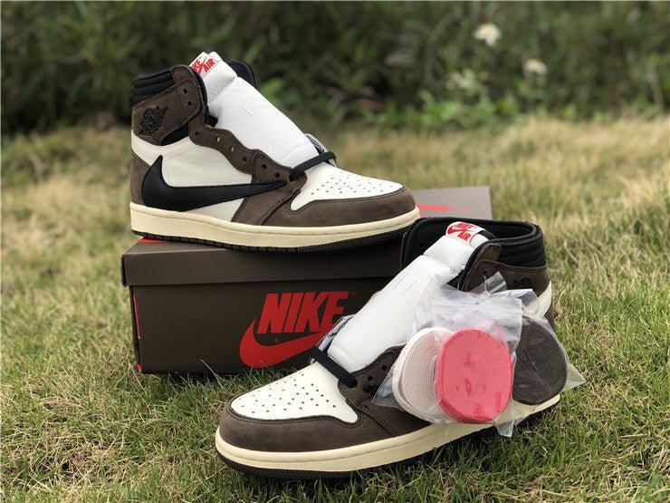 JORDAN 1 RETRO HIGH x TRAVIS SCOTT