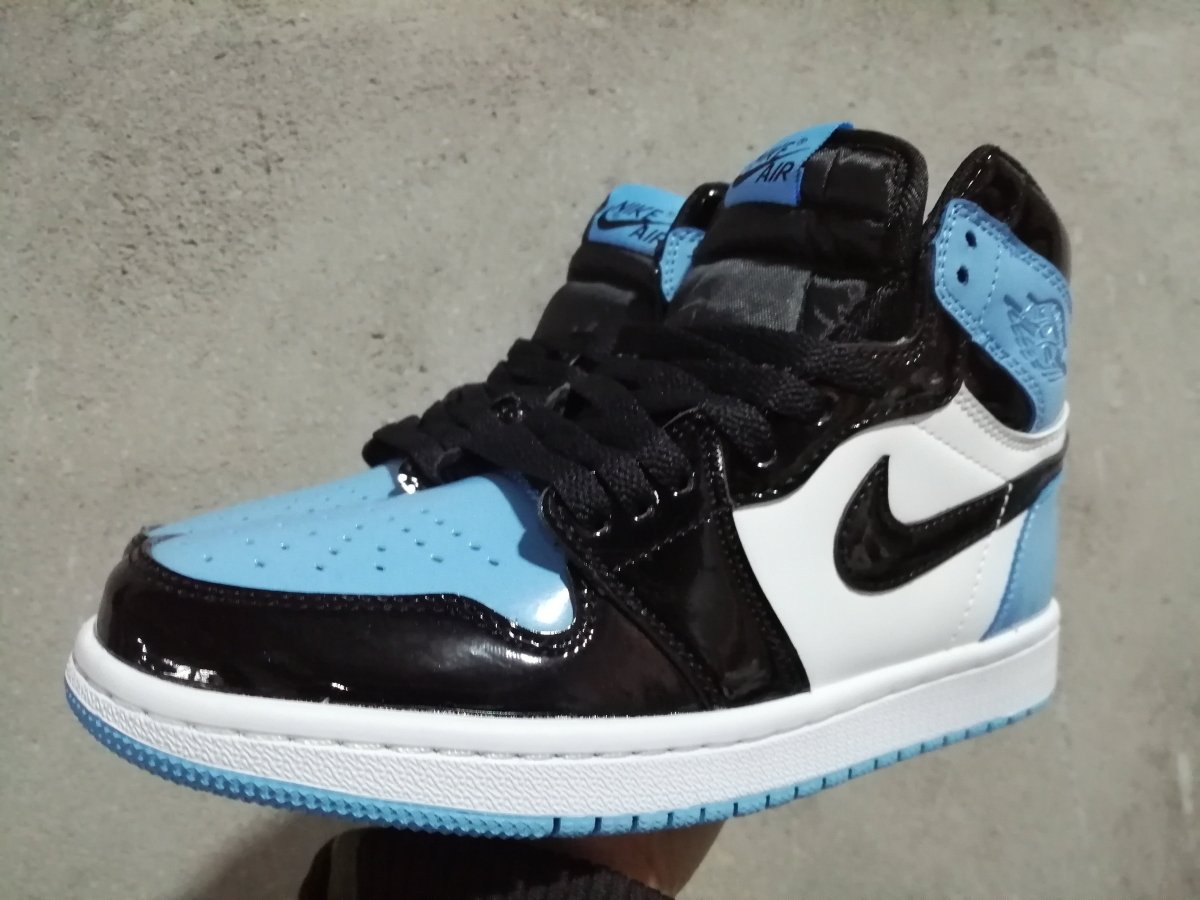 JORDAN 1 RETRO HIGH x UNC PATENT