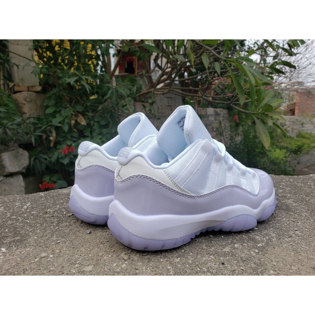 JORDAN 11 RETRO LOW x PURE VIOLET