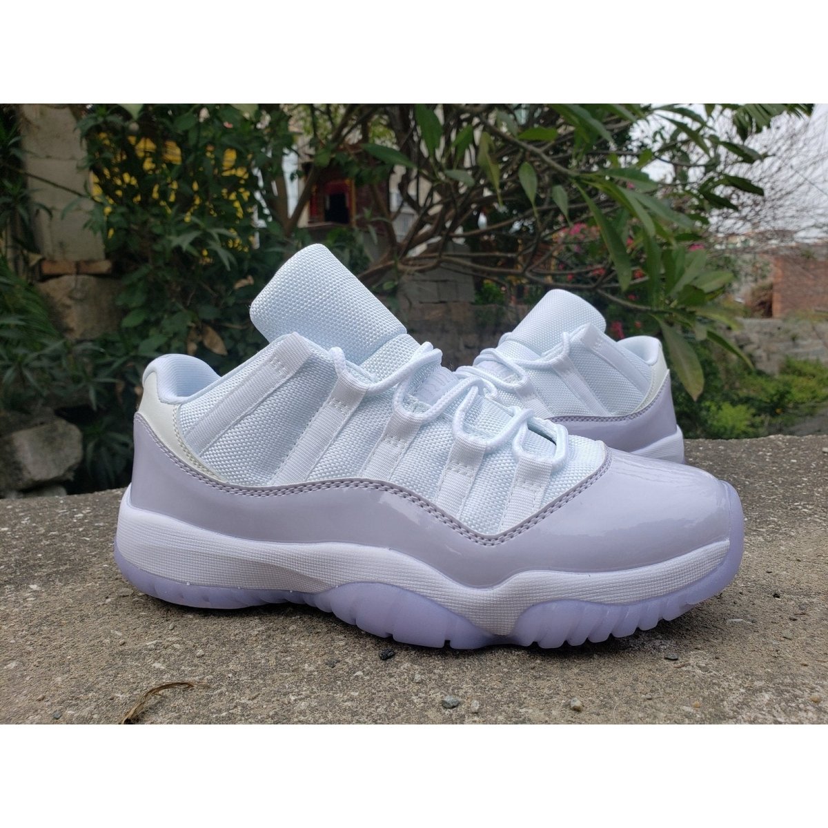 JORDAN 11 RETRO LOW x PURE VIOLET