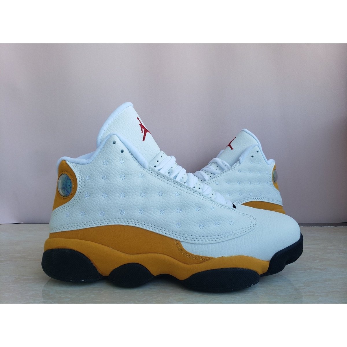 JORDAN 13 RETRO x WHITE ORANGE