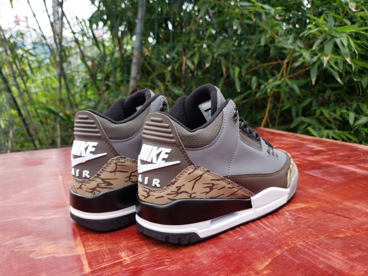 JORDAN 3 RETRO x COOL GREY/EARTH BROWN