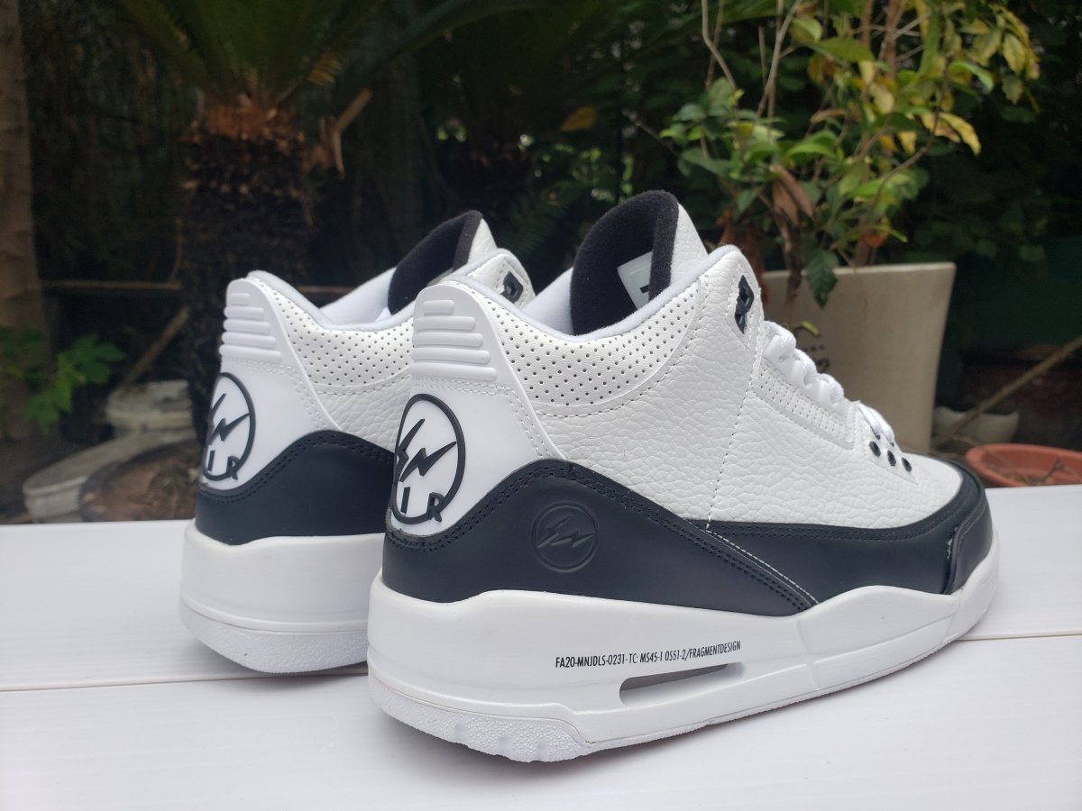 JORDAN 3 RETRO x FRAGMENT