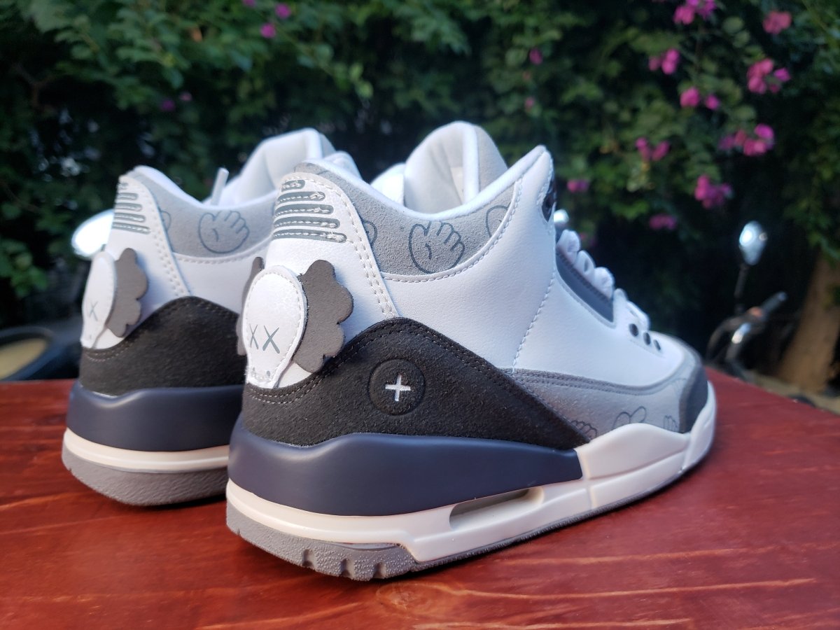 JORDAN 3 RETRO x KAWS