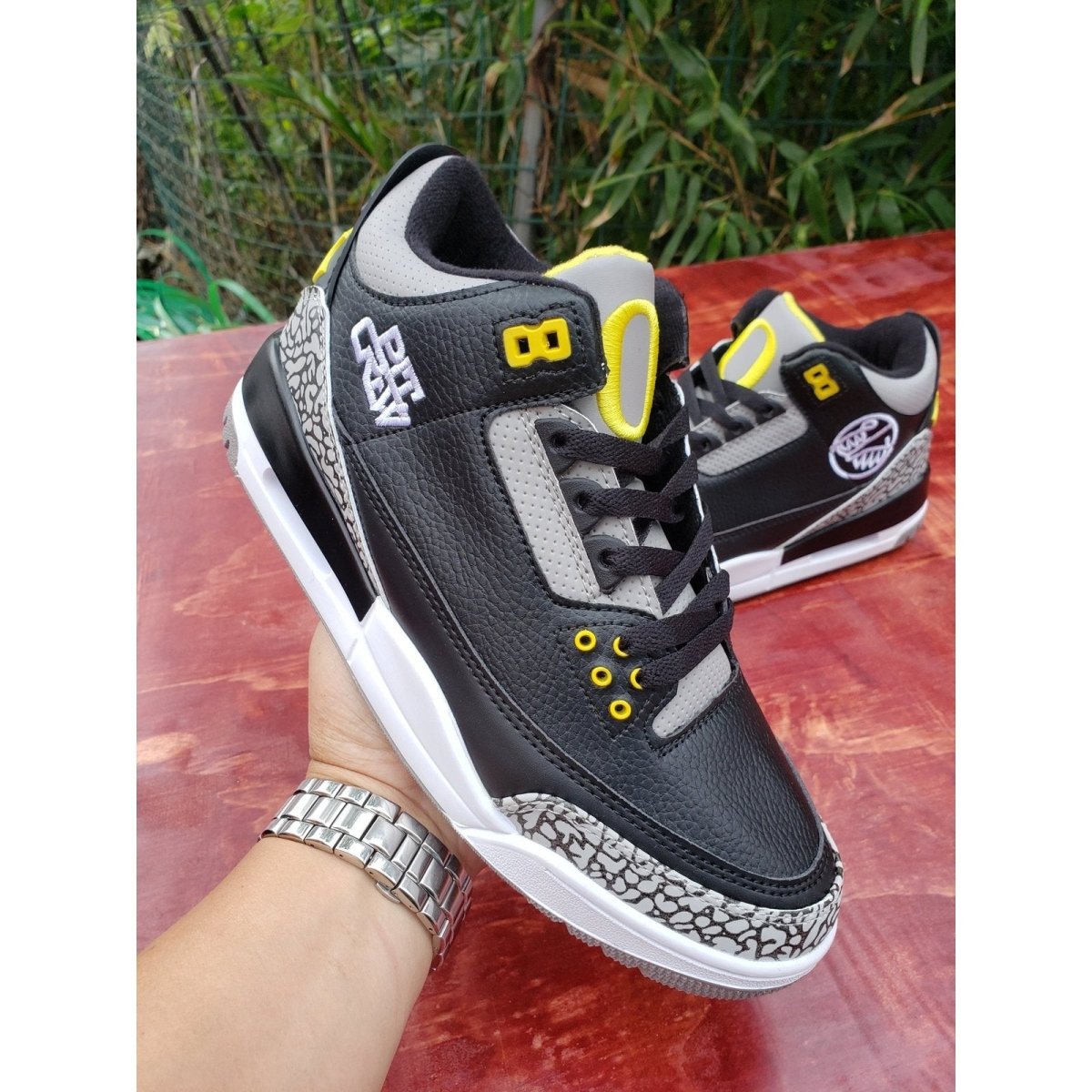 JORDAN 3 RETRO x OREGON DUCKS PIT CREW